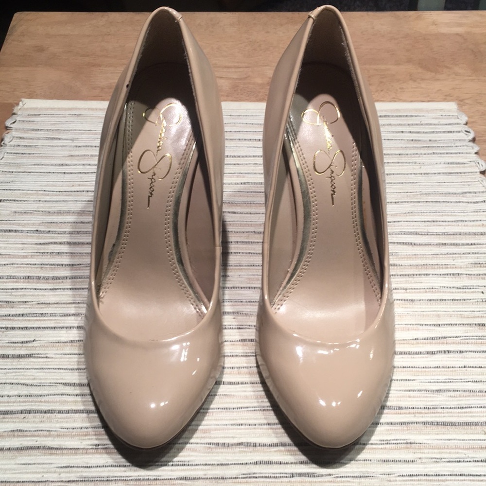 Jessica Simpson 7.5 nude heels